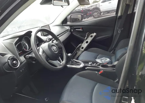 2018 Toyota Yaris Ia из США, поврежденный, VIN 3MYDLBYV5JY315860